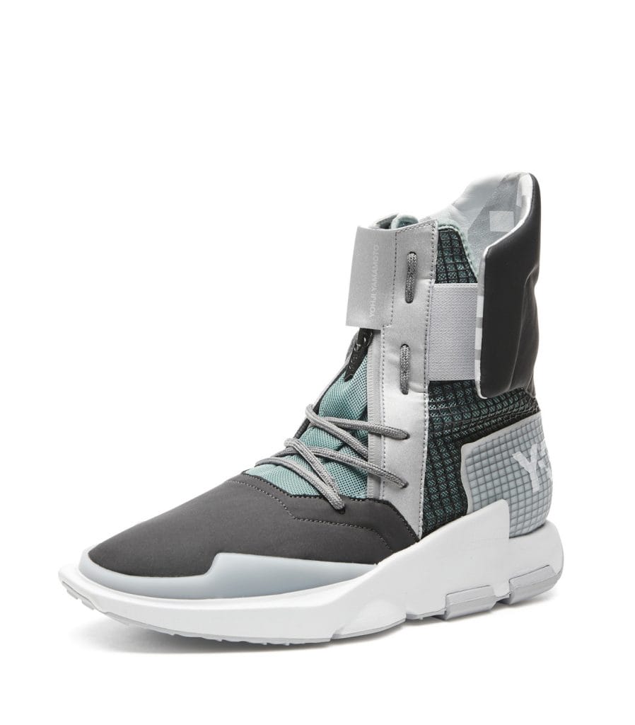 Y-3 Spring/Summer 2017 Embraces The Future Y-3 Spring/Summer 2017 Embraces The Future
