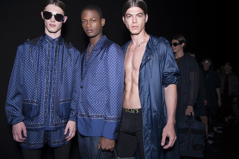 Versace Spring/Summer 2017: Slouchy pants, silk robes and more by Donatella Versace Versace Spring/Summer 2017: Slouchy pants, silk robes and more by Donatella Versace
