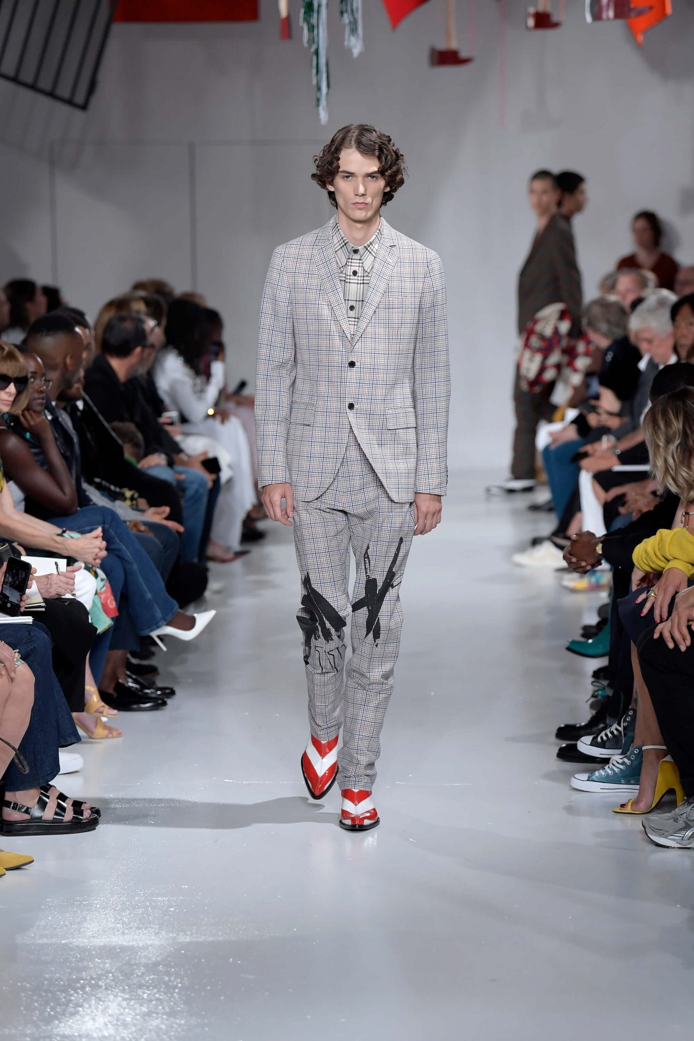 Raf Simons channels American beauty for Calvin Klein's S/S 18 collection - Men's Folio Raf Simons channels American beauty for Calvin Klein's S/S 18 collection - Men's Folio