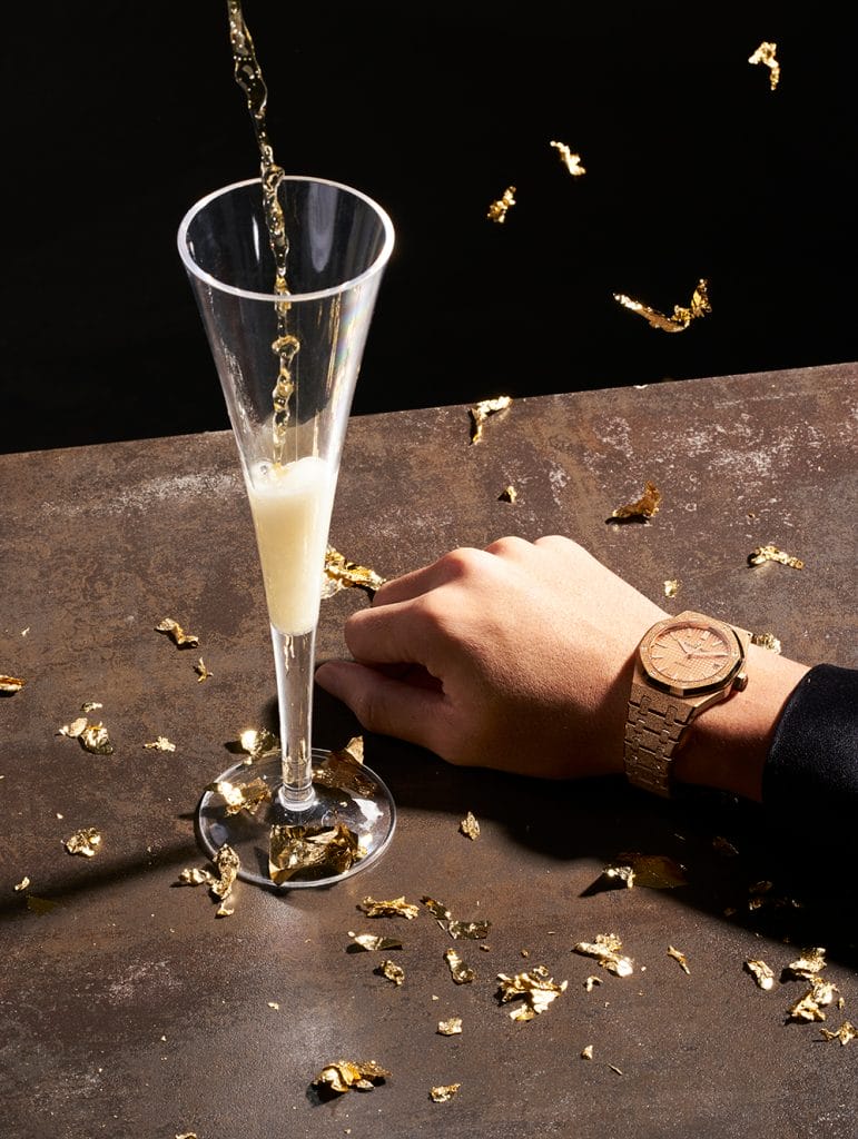 A Round for Everyone for the Happiest Hour on Your Wrist A Round for Everyone for the Happiest Hour on Your Wrist
