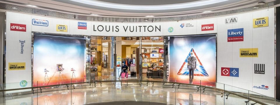 Shop Louis Vuitton 2019 SS Louis Vuitton OUTDOOR MESSENGER by