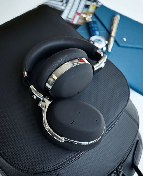 High Tech A Review Of Montblanc S New Mb01 Smart Headphones Men S Folio