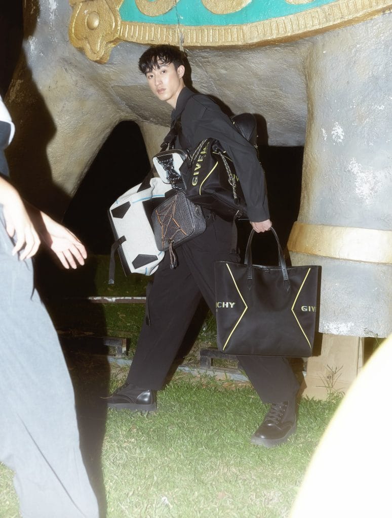 Singaporean Model Ernest Siow Shows Off the Obsessive Bags of The Season Singaporean Model Ernest Siow Shows Off the Obsessive Bags of The Season