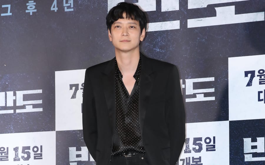 #ManCrushMonday — Kang Dong Won Goes Full Zaddy in A YSL Suit #ManCrushMonday — Kang Dong Won Goes Full Zaddy in A YSL Suit