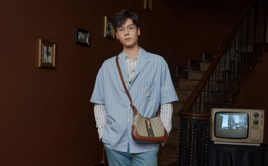 Hu Yi Tian gets The Unisex Appeal of The Gucci Jackie Bag Hu Yi Tian gets The Unisex Appeal of The Gucci Jackie Bag
