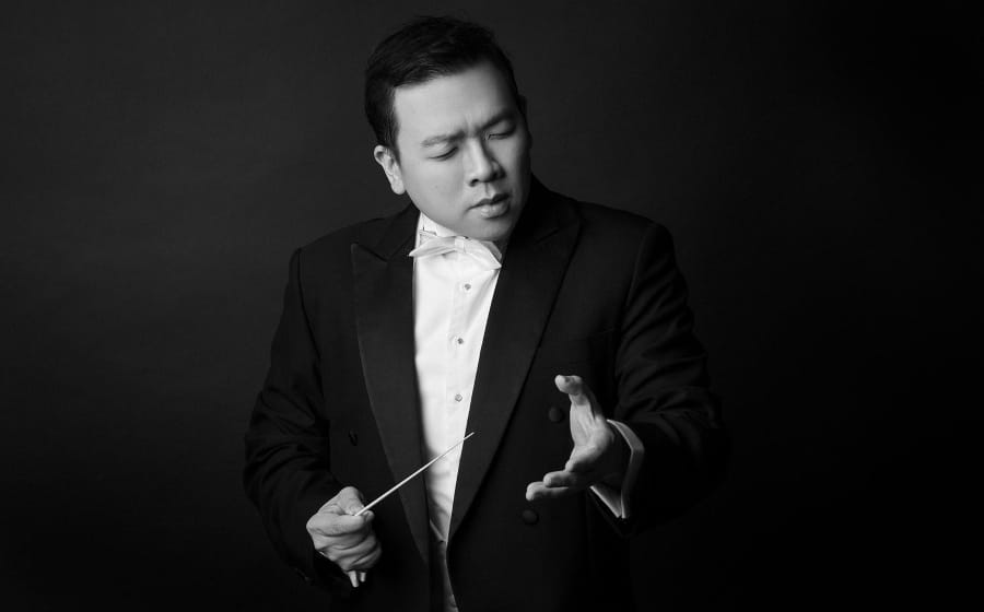 Adrian Chiang on The Non-Verbal Art of Music Conducting Adrian Chiang on The Non-Verbal Art of Music Conducting