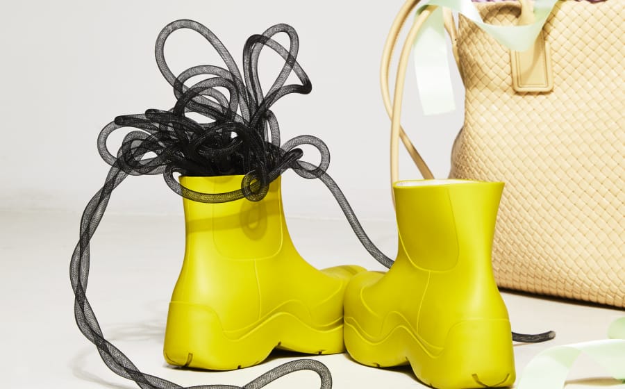 Artist Stephanie Jane Burt Turns Bottega Veneta’s Accessories into Whimsical Sculptures Artist Stephanie Jane Burt Turns Bottega Veneta’s Accessories into Whimsical Sculptures
