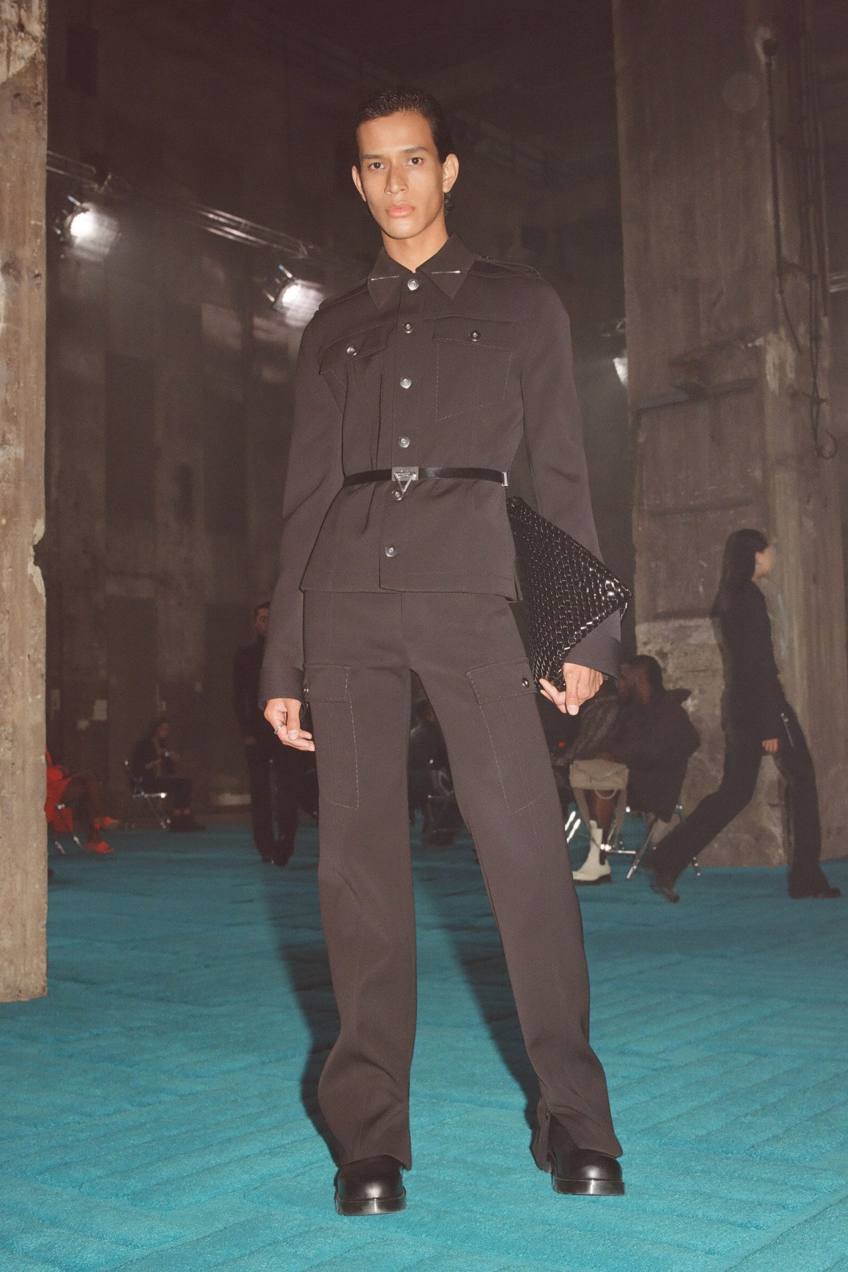 BOTTEGA VENETA Salon 02 キャバリーカーゴパンツ 44 中古・古着通販】BOTTEGA VENETA (ボッテガベネタ) ウールカーゴパンツ