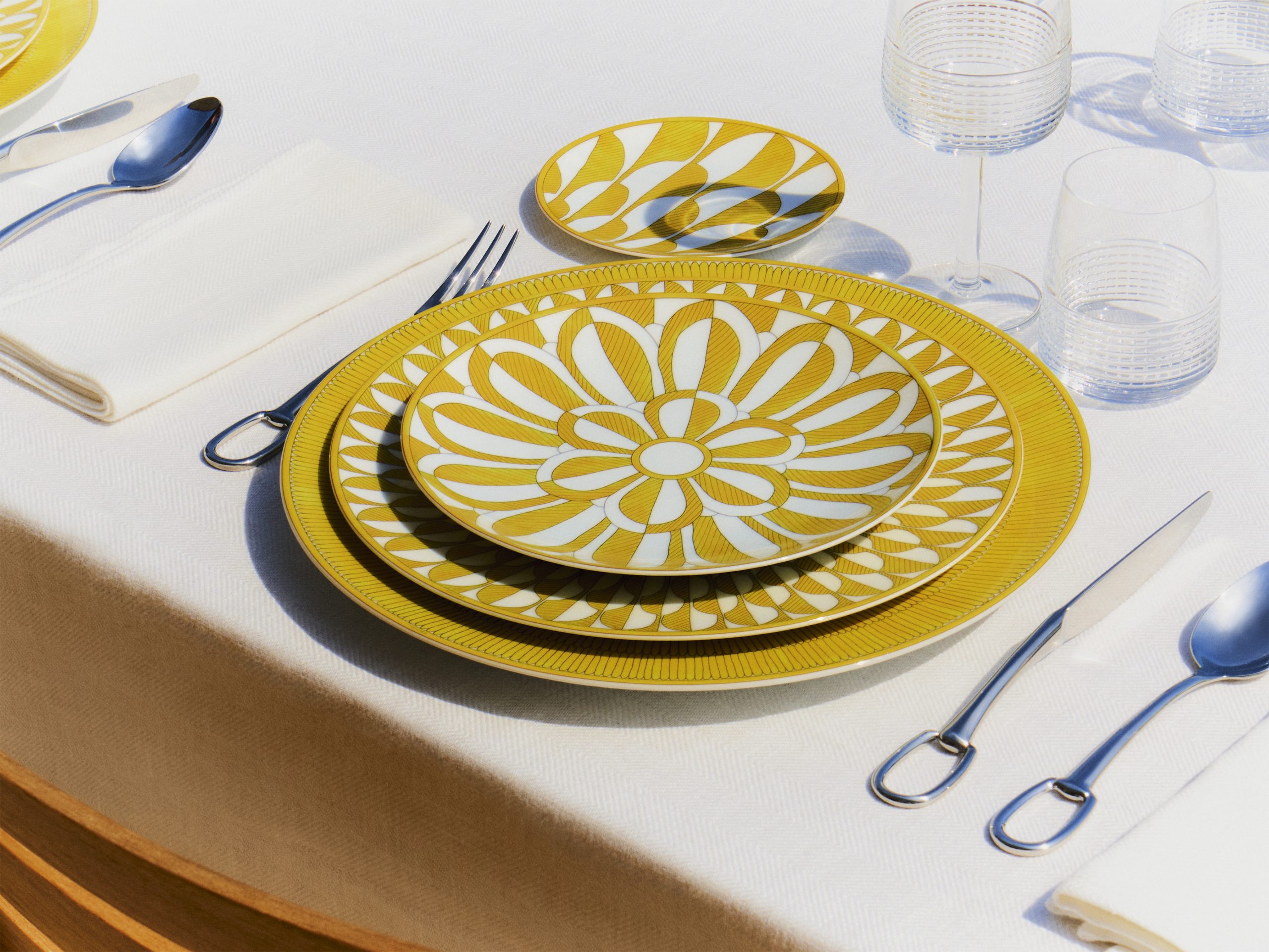 Assiette de service Hermès Soleild 32 cm paire de 2 vaisselle Assiette de service Hermès Soleild 32 cm paire de 2 vaisselle