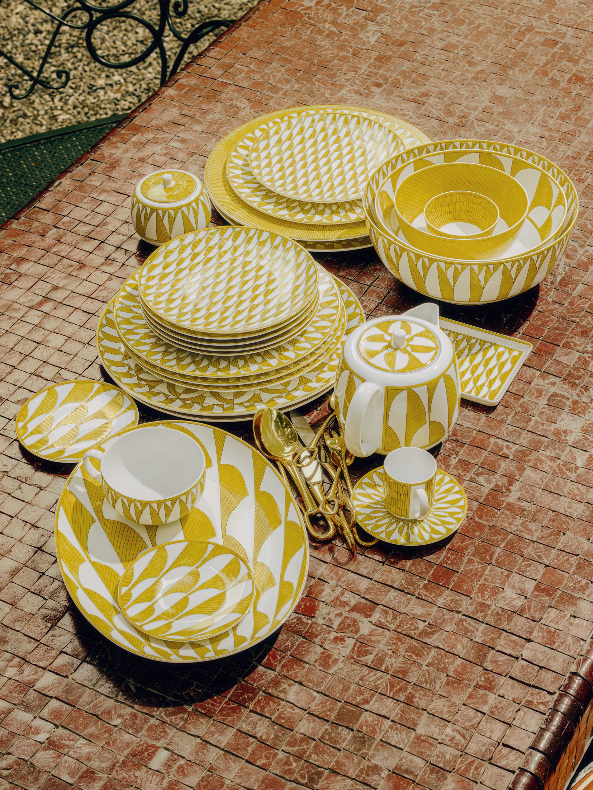 Hermes dinnerware clearance