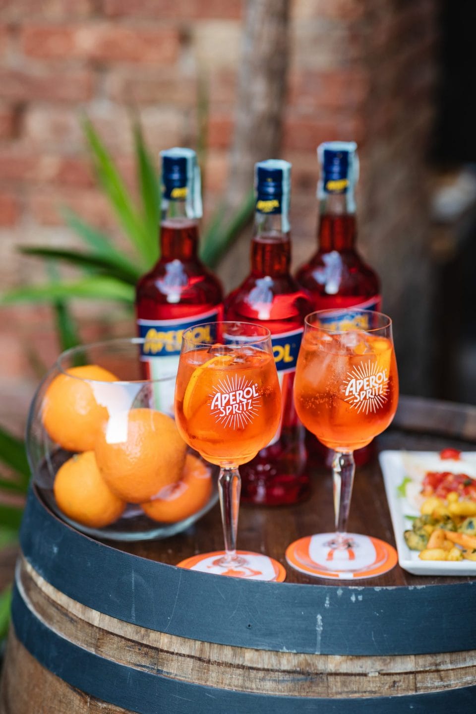 At the Aperol #JoinTheJoy Bar Crawl, Orange Is the Happiest Colour