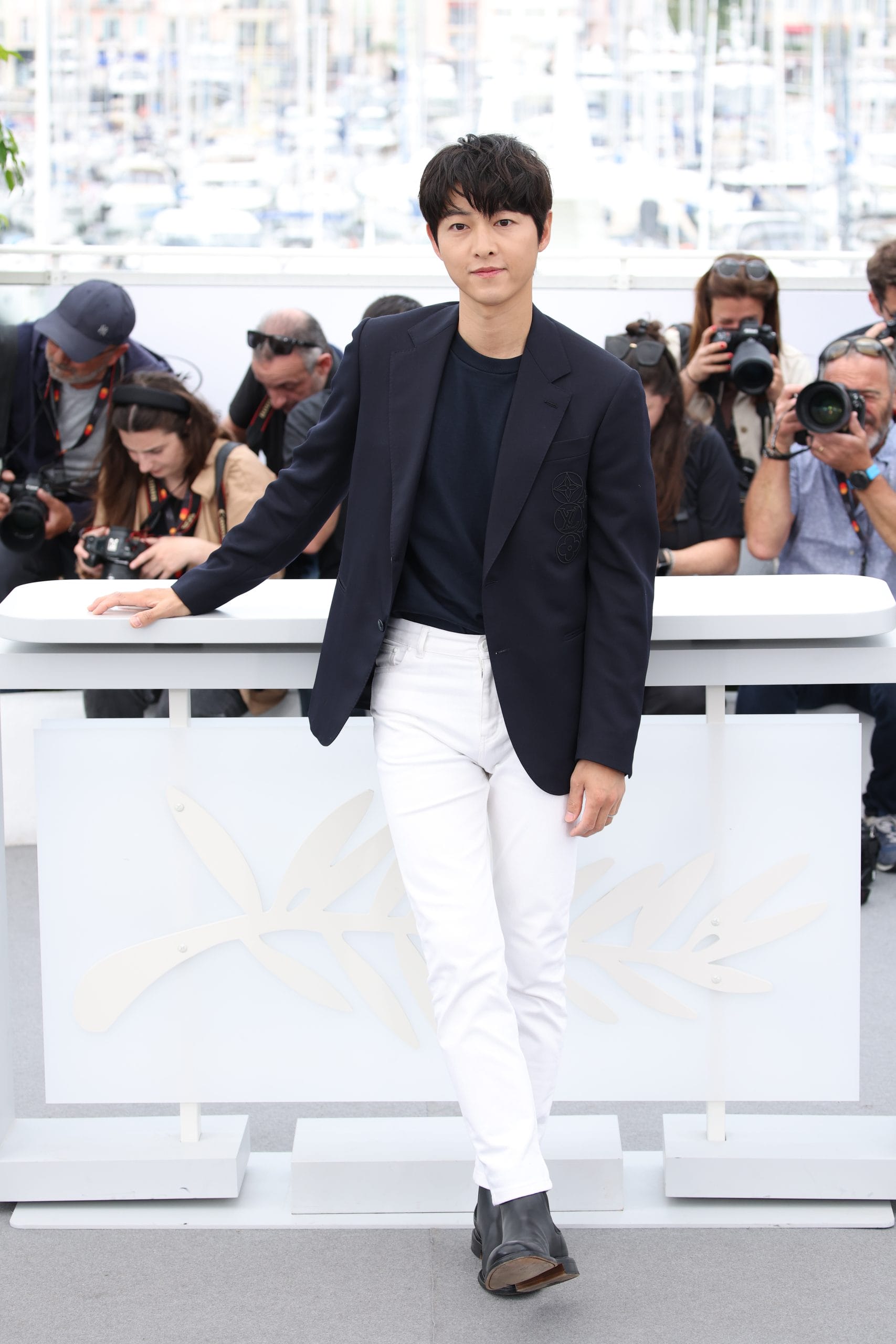 SONG_JOONGKI_-LOUIS_VUITTON-76TH_CANNES_FILM_FESTIVAL