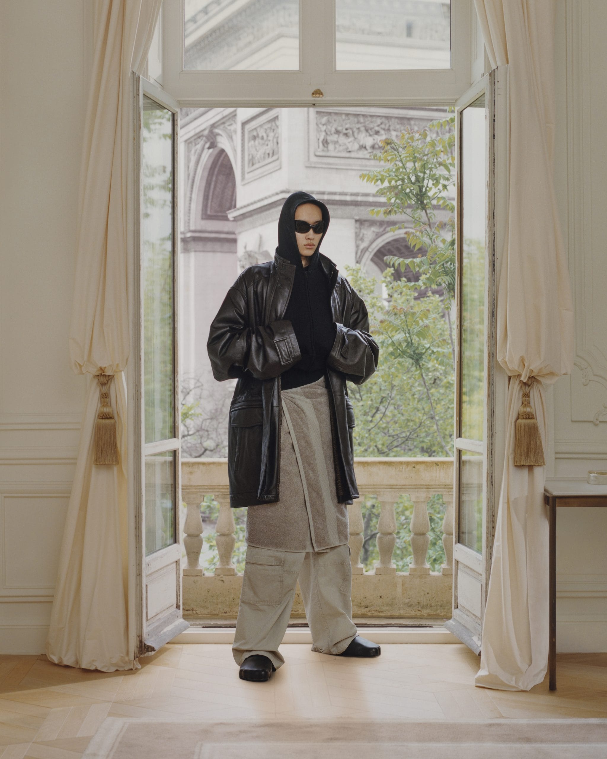 Balenciaga Spring 2024 Is a Quotidian Expression of Demna's Balenciaga Spring 2024 Is a Quotidian Expression of Demna's