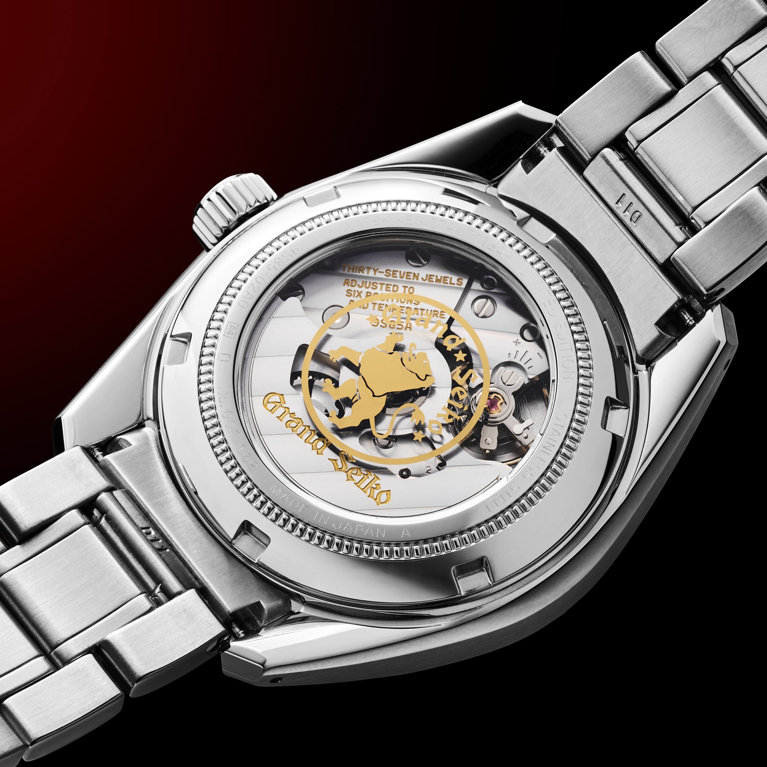 The Grand Seiko SBGH327 Celebrates a Mount Fuji Phenomenon - Men's