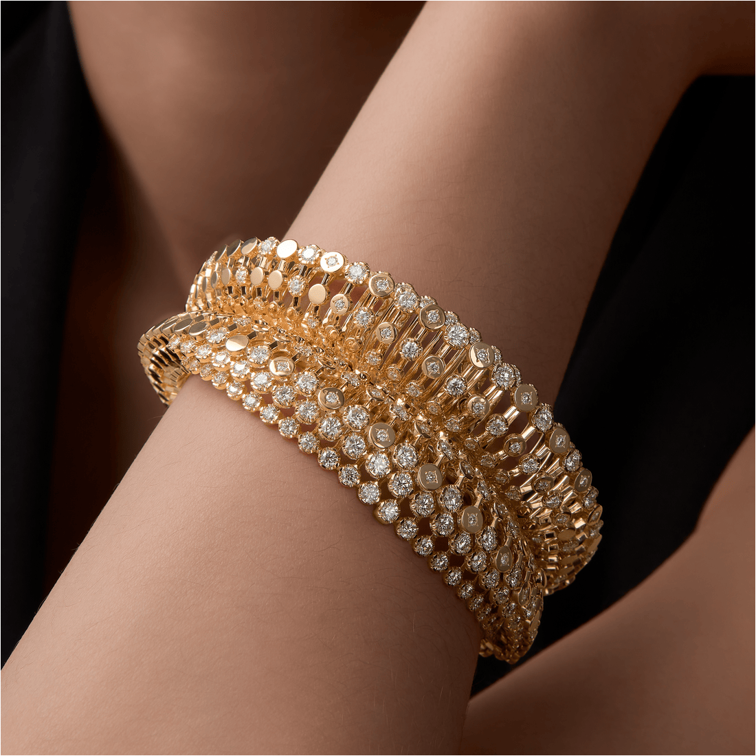Cartier Libre Polymorph: A Lesson in Transformation and Fluidity