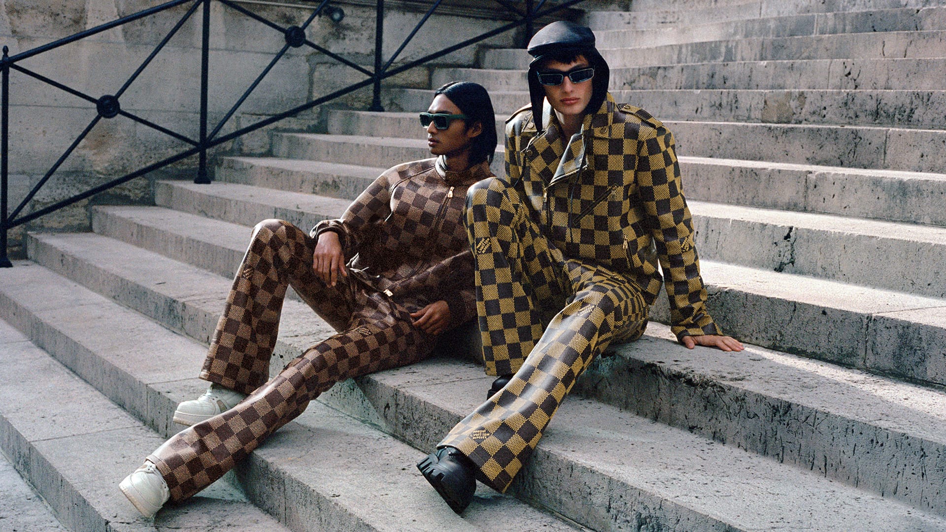 Oliver Gal☆ミラー Louis Vuitton Oliver Gal☆ミラー Louis Vuitton LV Gold | By Oliver Gal