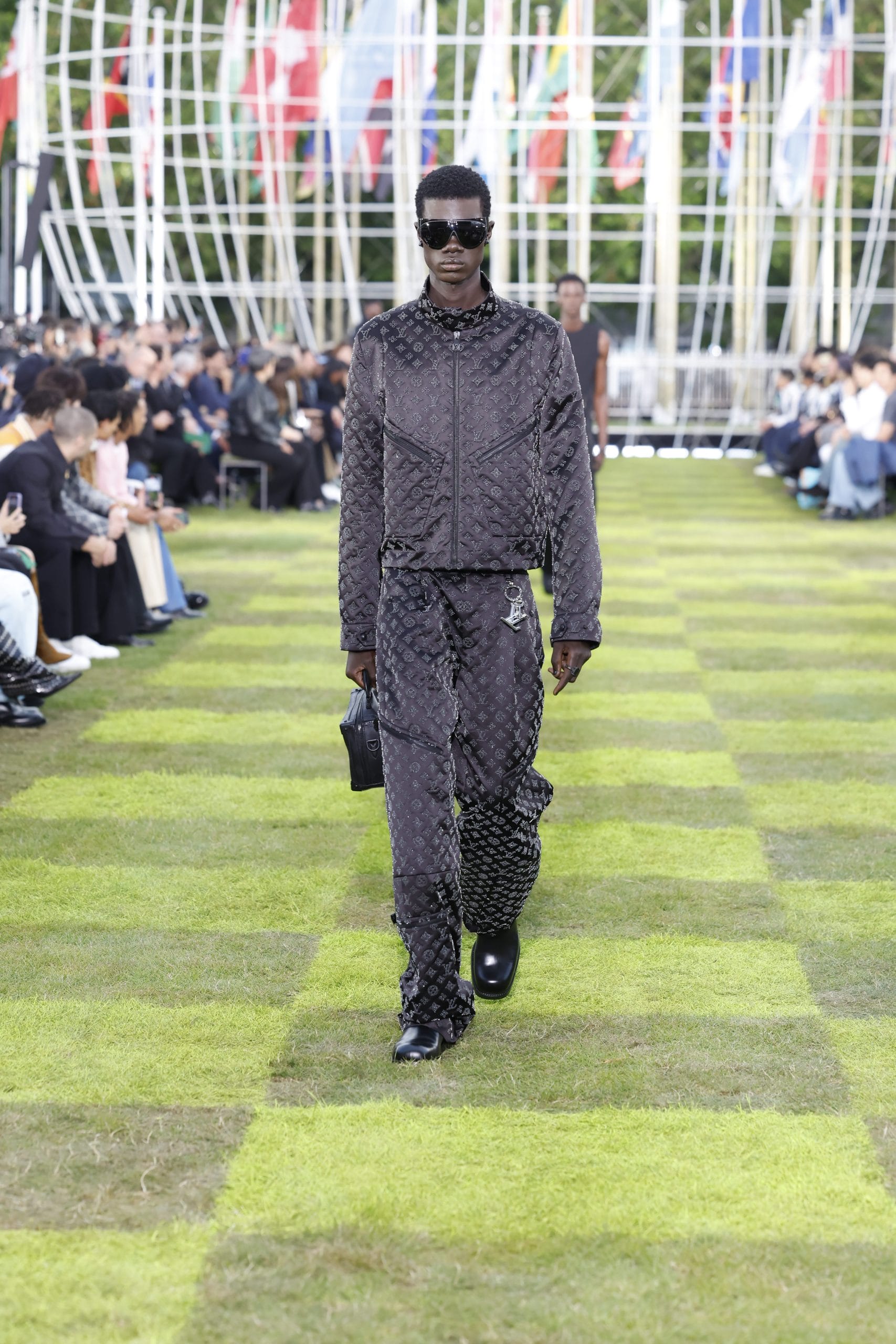 A Specialist In Intercontinental Fashion: Louis Vuitton SS25