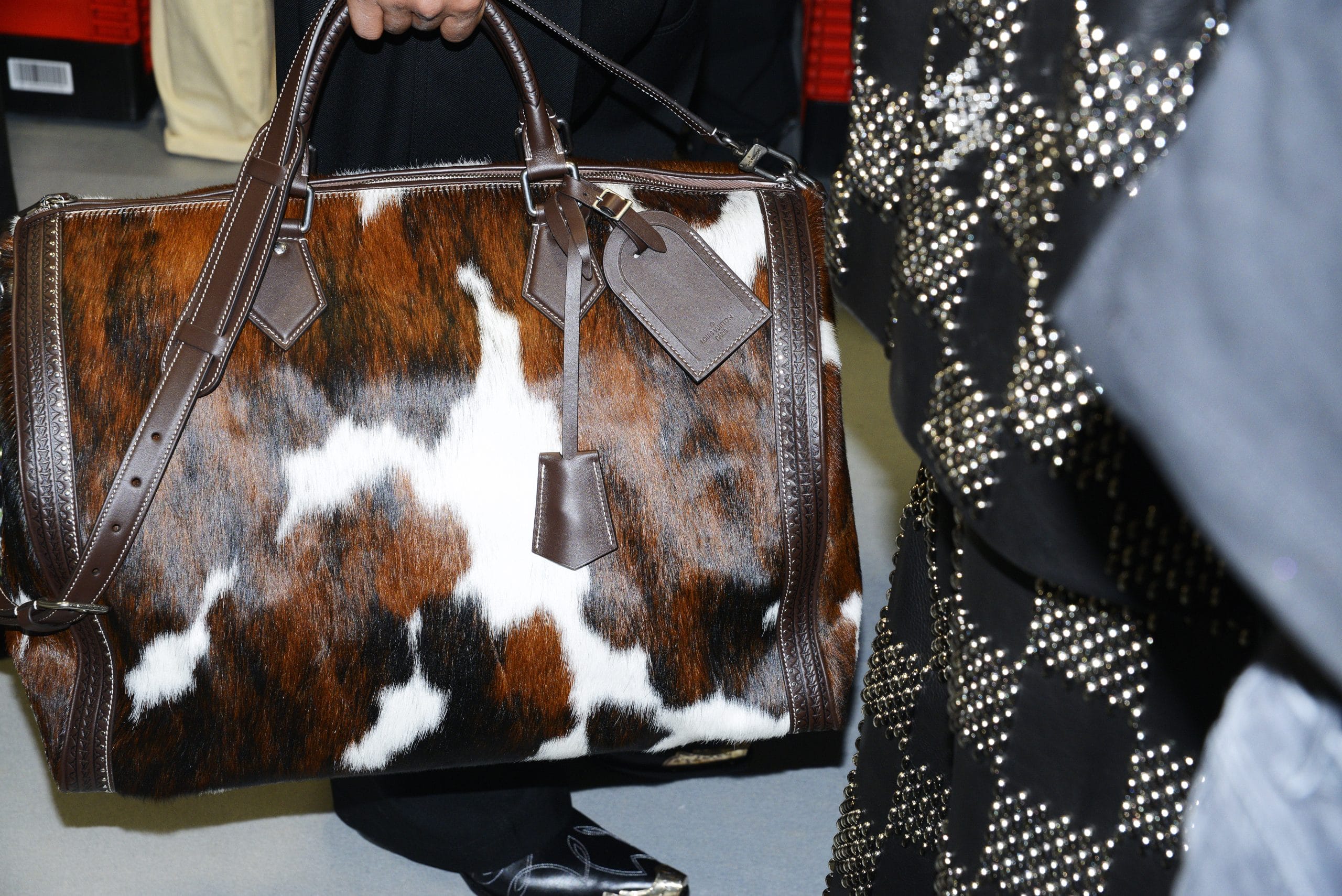 LOUIS VUITTON POLIAMIDEパンツ　ほぼ新品 Nicolas Ghesquière Shoots Louis Vuitton's Latest Star-Studded Campaign