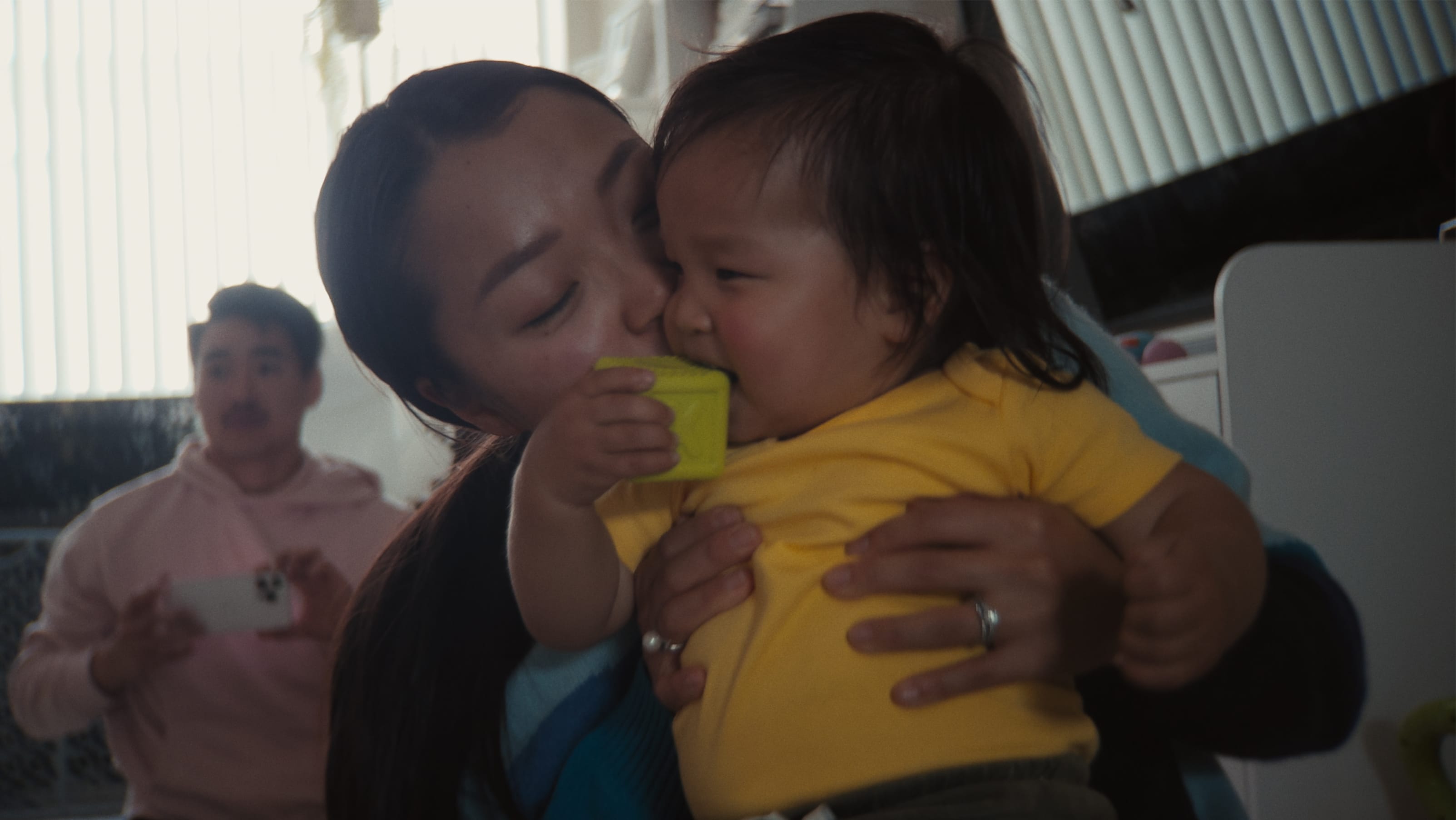 Apple Gifts A Heartfelt Film For Mother’s Day 