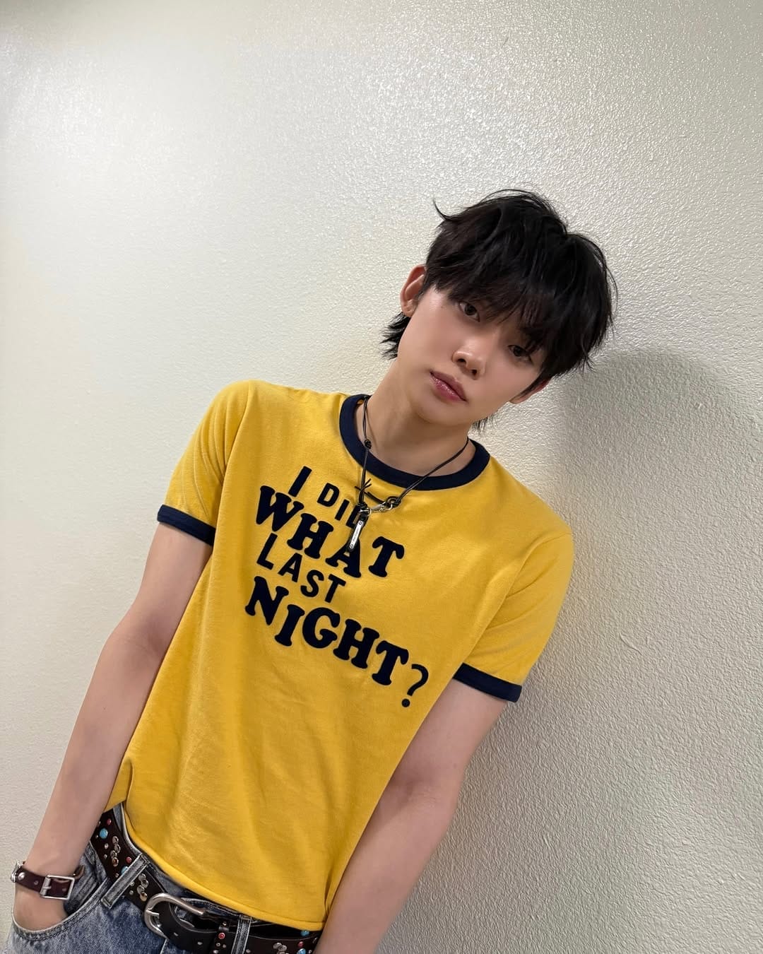 Everyone In K-pop's Into This Ringer Tee - Men's Folio